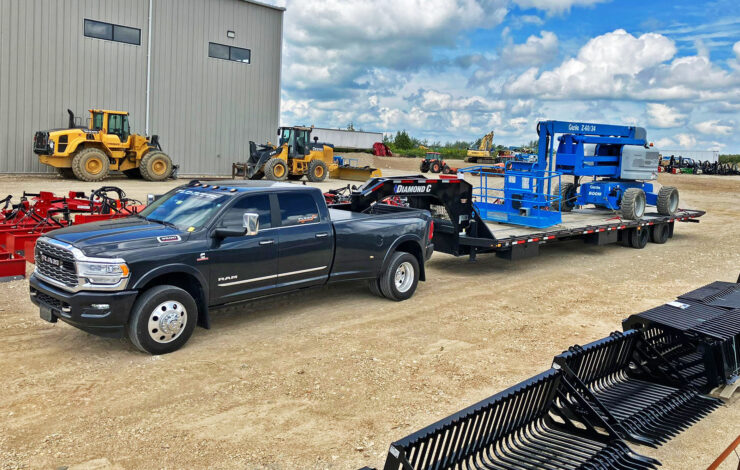 Hot Shot Truck hauling a flat bed trailer